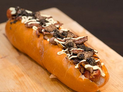 Αυτό είναι το πιο ακριβό hot dog του κόσμου!