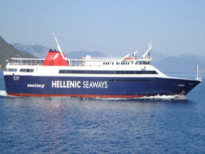 Έμπλεξαν οι άγκυρες του «Άρτεμις»