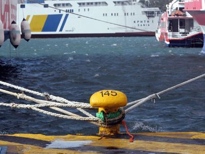 Εγκατάλειψη ναυτεργατών σε πλοίο καταγγέλλει η ΠΕΝΕΝ