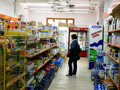Νεαρή αποπειράθηκε να κλέψει μίνι μάρκετ