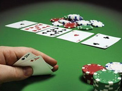 Έπαιζαν παράνομα  poker texas holdem