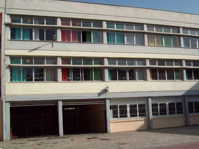 Βόλος: Γονείς και δάσκαλοι βάφουν τα σχολεία