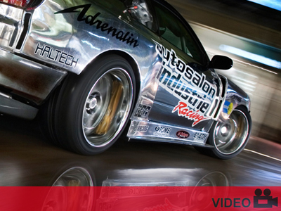 Drift σε απόσταση εκατοστών από την άσφαλτο Drift σε απόσταση εκατοστών από την άσφαλτο