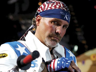 Το μήλο κάτω από τη μηλιά