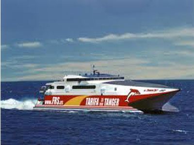 Με καθυστέρηση στη Σαντορίνη το “ΜΕΓΚΑ ΤΖΕΤ”