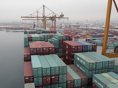 Τα λιμάνια «φοράνε τα καλά τους»