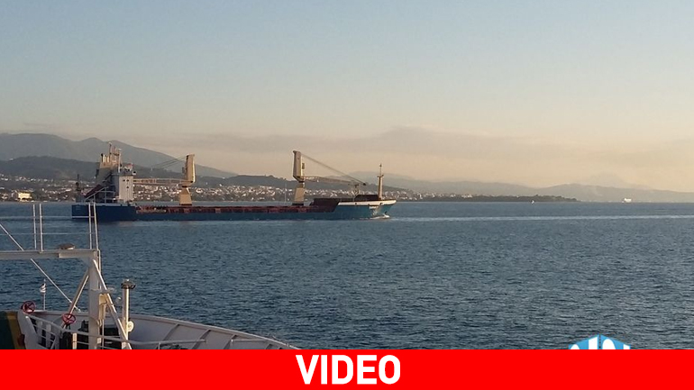 Μοναδικές εικόνες: Πλοία διασχίζουν τον Πατραϊκό