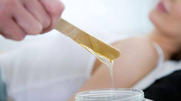 Οι επτά εντολές για όσες κάνετε αποτρίχωση με κερί