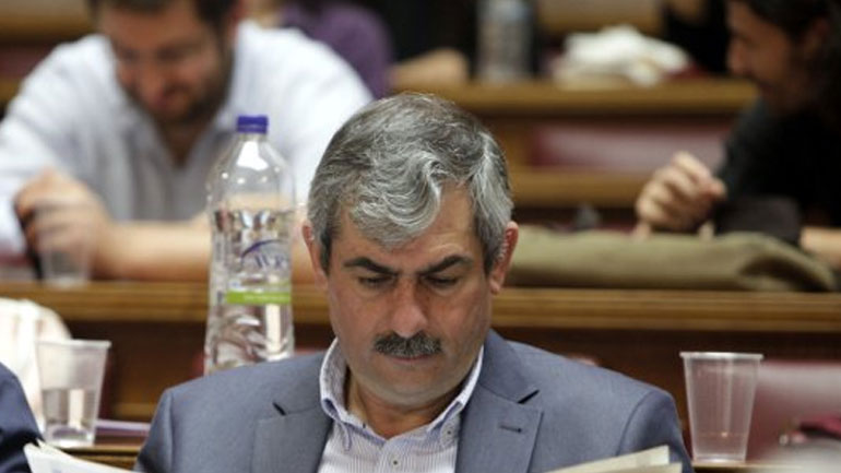 Πετράκος: Το δίλημμα είναι «ναι» η «όχι» στην υποταγή Πετράκος: Το δίλημμα είναι «ναι» η «όχι» στην υποταγή