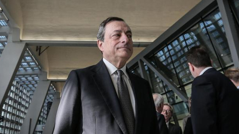 Bloomberg: Η ΕΚΤ καθορίζει τη νομισματική πολιτική της ευρωζώνης