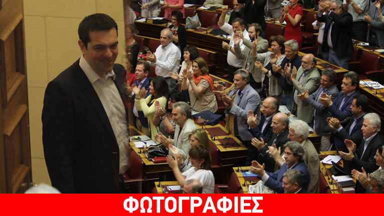 Τηλέφωνα, φωτογραφίες, χαμόγελα αλλά και προβληματισμός στον Ναό της Δημοκρατίας