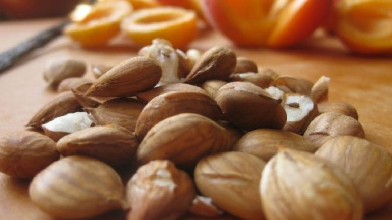 Ο ΕΦΕΤ εφιστά την προσοχή μας για τους πικρούς πυρήνες βερίκοκου – πικραμυγδάλου