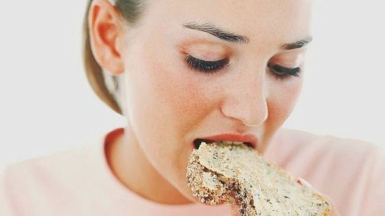 Τα διατροφικά λάθη που σας προσθέτουν χρόνια