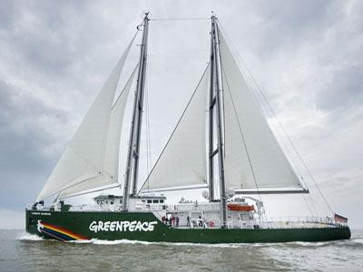 Στο Ιόνιο το Rainbow Warrior ενάντια στην εξόρυξη πετρελαίου