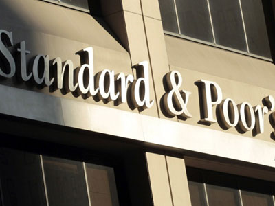 Προειδοποιήσεις από τον S&P για τυχόν ανάληψη εξουσίας από τον ΣΥΡΙΖΑ και το Podemos
