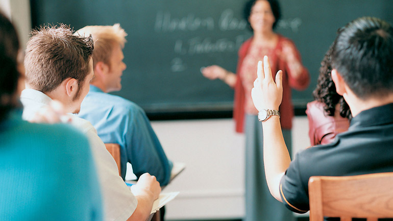 Επανασύσταση 2.413 θέσεων για εκπαιδευτικούς