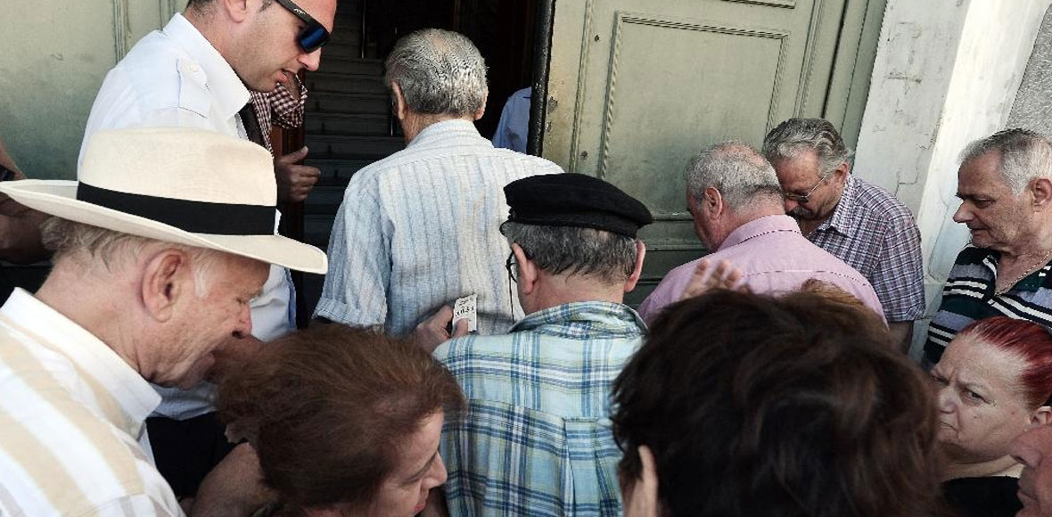 Ουρές (και πάλι) στις τράπεζες