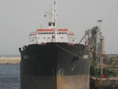 Στη Σαλαμίνα κατέπλευσε το «Araevo»