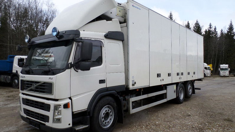 Δεκάδες μετανάστες εντοπίστηκαν σε φορτηγό-ψυγείο