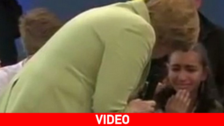 Τι είπε η Μέρκελ σε ανήλικη και έβαλε τα κλάματα;