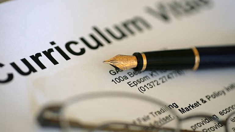 Προσοχή: Αυτά είναι τα 10 λάθη που κάνετε όταν συντάσσετε το CV σας