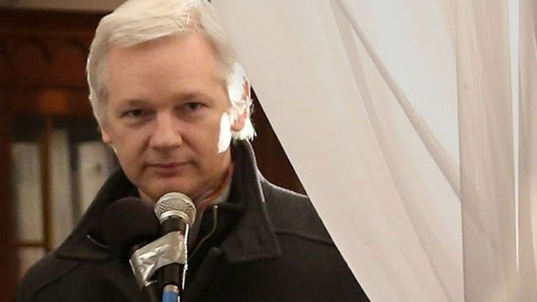 Ανακρίνουν τον Ασάνζ