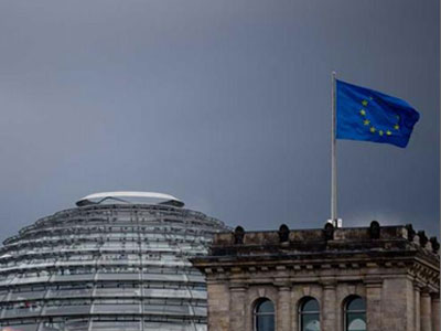 Το φάντασμα μιας νέας κρίσης χρέους