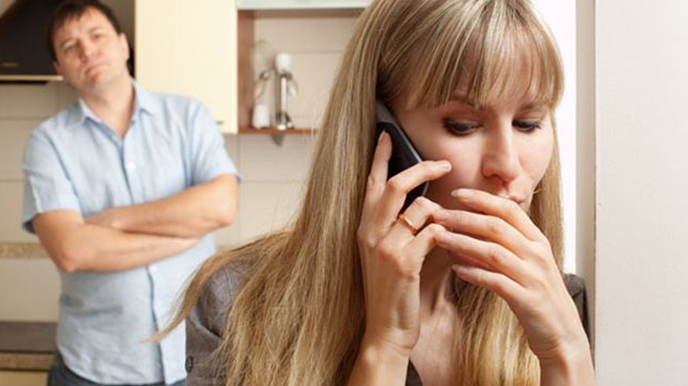 Τρίτο πρόσωπο σε μία σχέση. Πώς αντιδρούν τα ζώδια