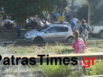 Ο οδηγός Ι.Χ. που κατάφερε να σταματήσει δύο τραίνα! Ο οδηγός Ι.Χ. που κατάφερε να σταματήσει δύο τραίνα!