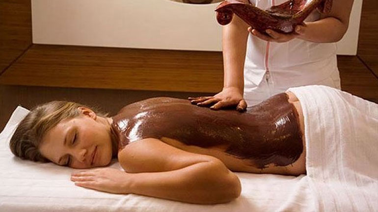 Λιωμένη σοκολάτα για να διώξουμε την κυτταρίτιδα