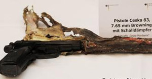 Το ίδιο όπλα και στις δέκα δολοφονίες, ένα Ceska 83