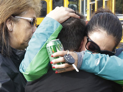 Νεκρή μαθήτρια που είχε τραυματιστεί από τα πυρά συμμαθητή της