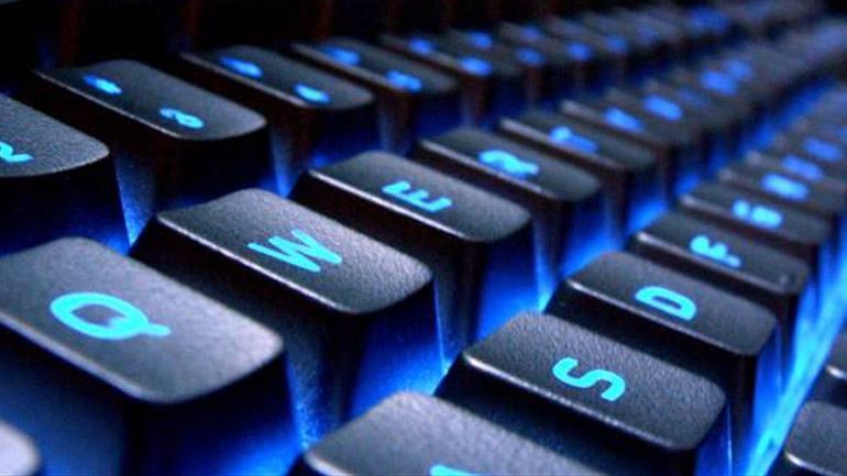 Της ζήτησε να την σκοτώσει Της ζήτησε να την σκοτώσει