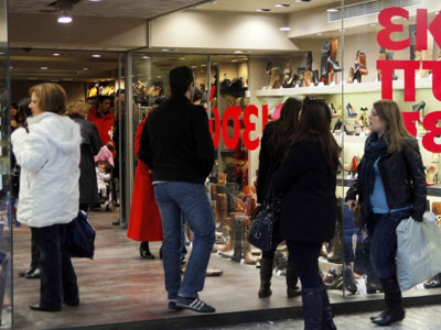 Απαντούν με… απεργία στο άνοιγμα των καταστημάτων την Κυριακή