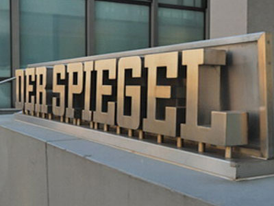 Spiegel: Τι γίνεται με το «λάδωμα» των δημοσίων υπαλλήλων στην Ελλάδα;