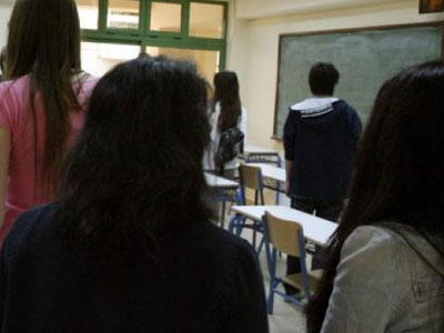 «Ο καθηγητής δεν έκοψε τις φλέβες του αλλά αυτοτραυματίστηκε»