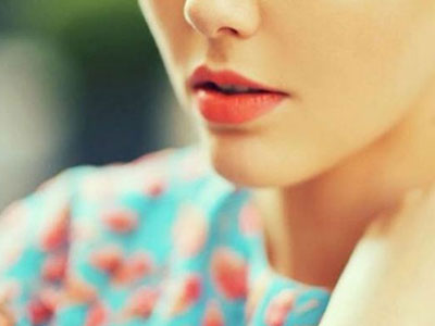 Ξηρά χείλη; Μάθε πώς θα τα ενυδατώσεις στη στιγμή!