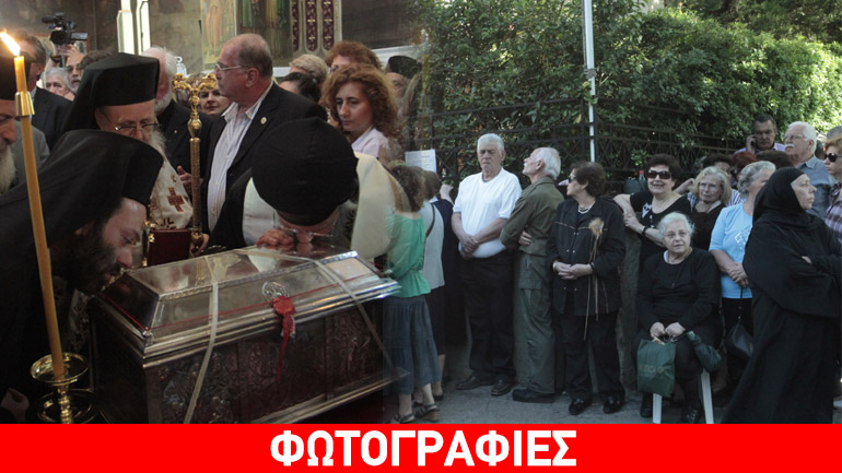 Ουρές στον «Αγ. Σάββα» για το ιερό λείψανο της Αγίας Βαρβάρας