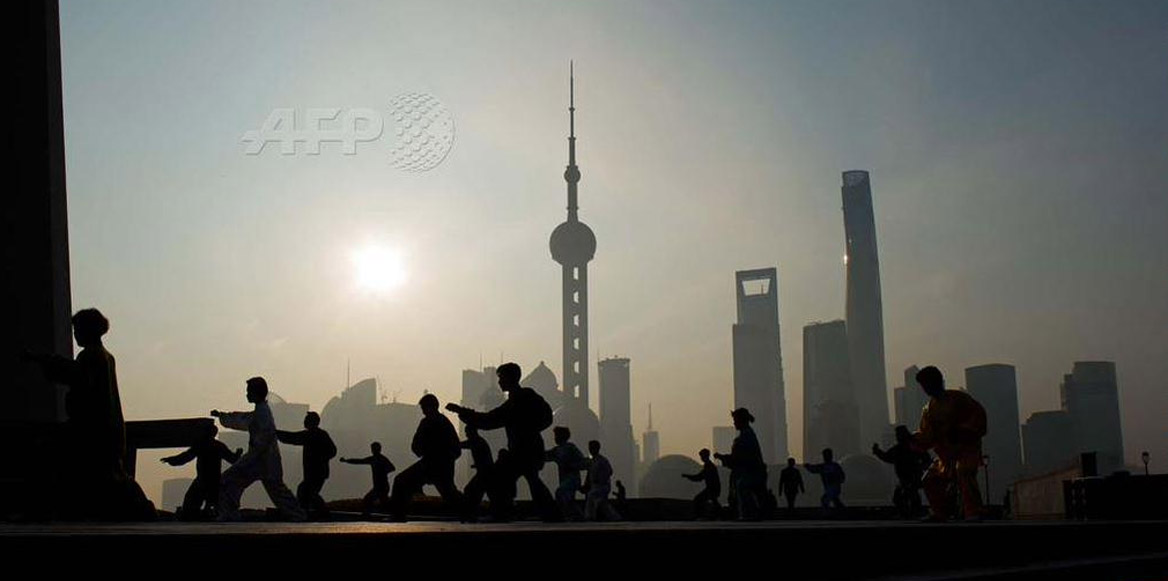 Διαλογισμός και γυμναστική το ξημέρωμα στη Σαγκάη