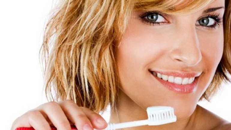 Δείτε τις είκοσι λάθος κινήσεις για τα δόντια