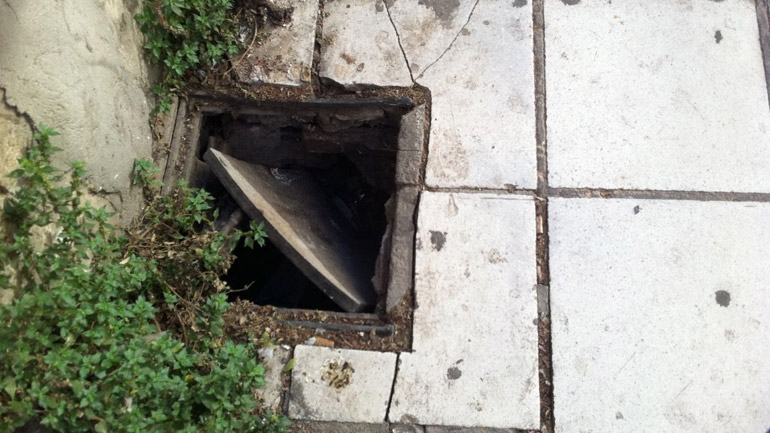 Ηράκλειο: Αναβλήθηκε η δίκη για τον θάνατο οκτάχρονου από πτώση σε ακάλυπτο φρεάτιο