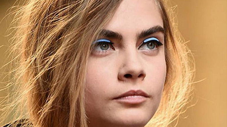 Ξεχάστε αυτές τις συνήθειες στο μακιγιάζ και ακολουθήστε τη νέα τάση της άνοιξης