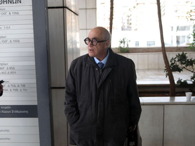 «Ο Νίκος Ρωμανός αποδέχεται και το βραχιολάκι» «Ο Νίκος Ρωμανός αποδέχεται και το βραχιολάκι»