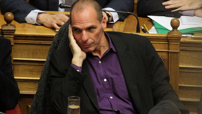 «Κάνουμε τα πάντα για να τους πληρώσουμε όλους»