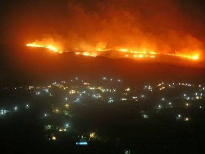 Άνδρος: Μάχη με τις φλόγες Άνδρος: Μάχη με τις φλόγες