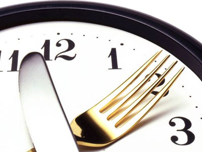 Το φαγητό μετά τη δύση του ηλίου παχαίνει