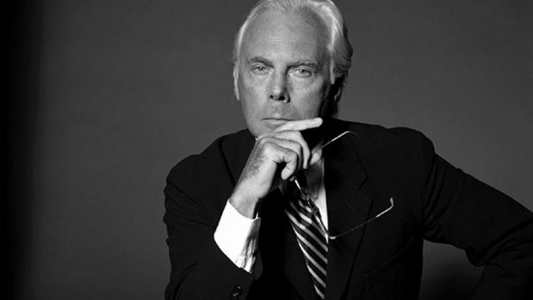 Ο Αρμάνι κατακρίνει τους μυώδεις άντρες: «Ο άντρας πρέπει να ντύνεται σαν άντρας»