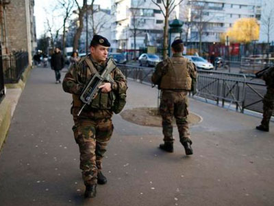 Γαλλία: Υπό κράτηση πέντε Τσετσένοι ύποπτοι για σχεδιασμό επιθέσεων