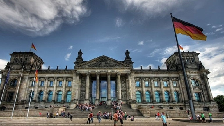 «Ja» από τη Μπούντεσταγκ