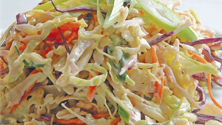 Πολίτικη σαλάτα με καπνιστή πέστροφα